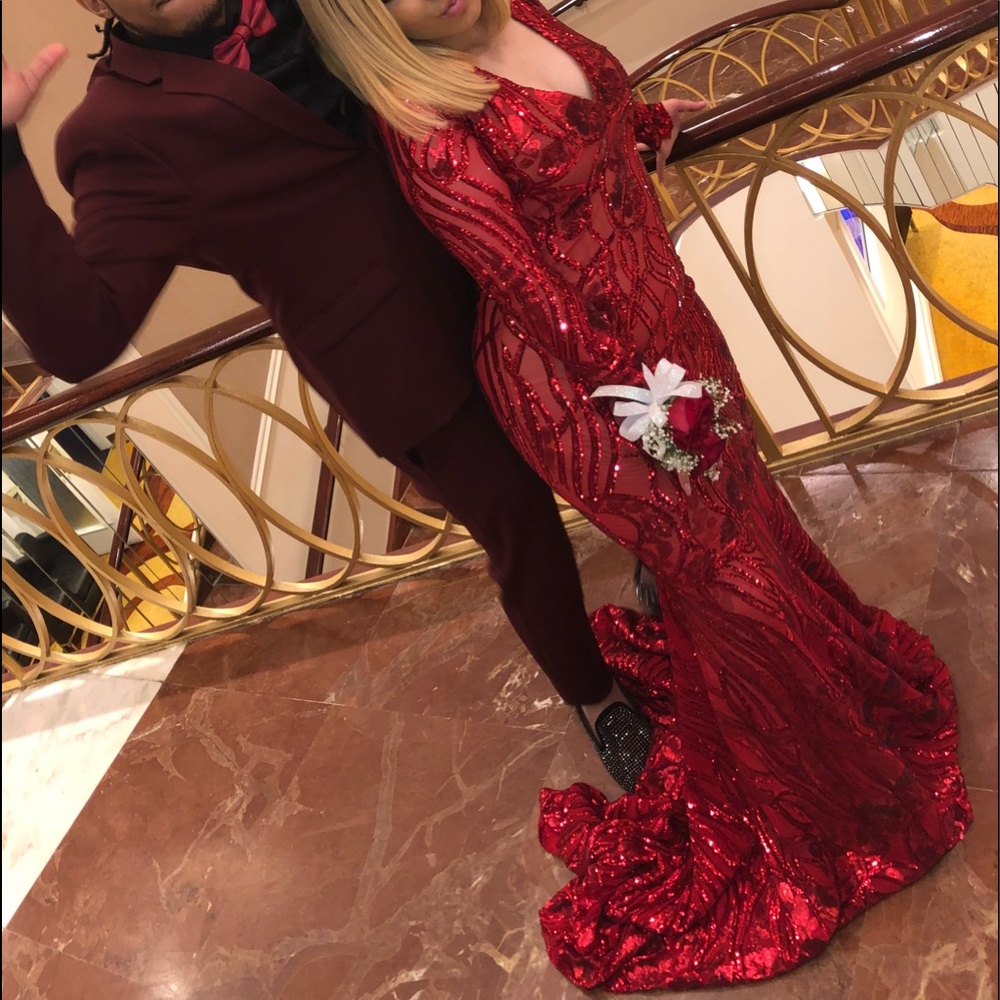 Unique red sequin dress/long sleeve/long train